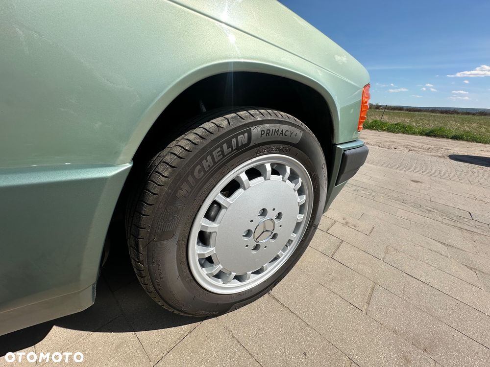 Mercedes-Benz W201 (190) - 10