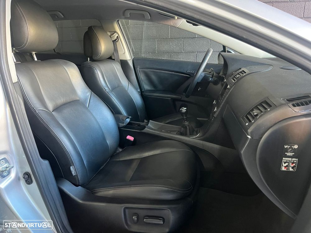 Toyota Avensis SW 2.0 D-4D Exclusive +Pele+GPS - 11