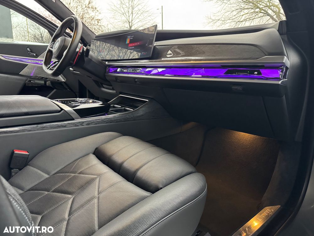 BMW M7 M760e xDrive AT PHEV - 22
