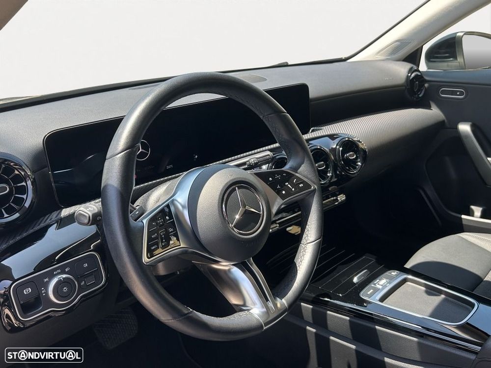 Mercedes-Benz A 250 — fotografia 9