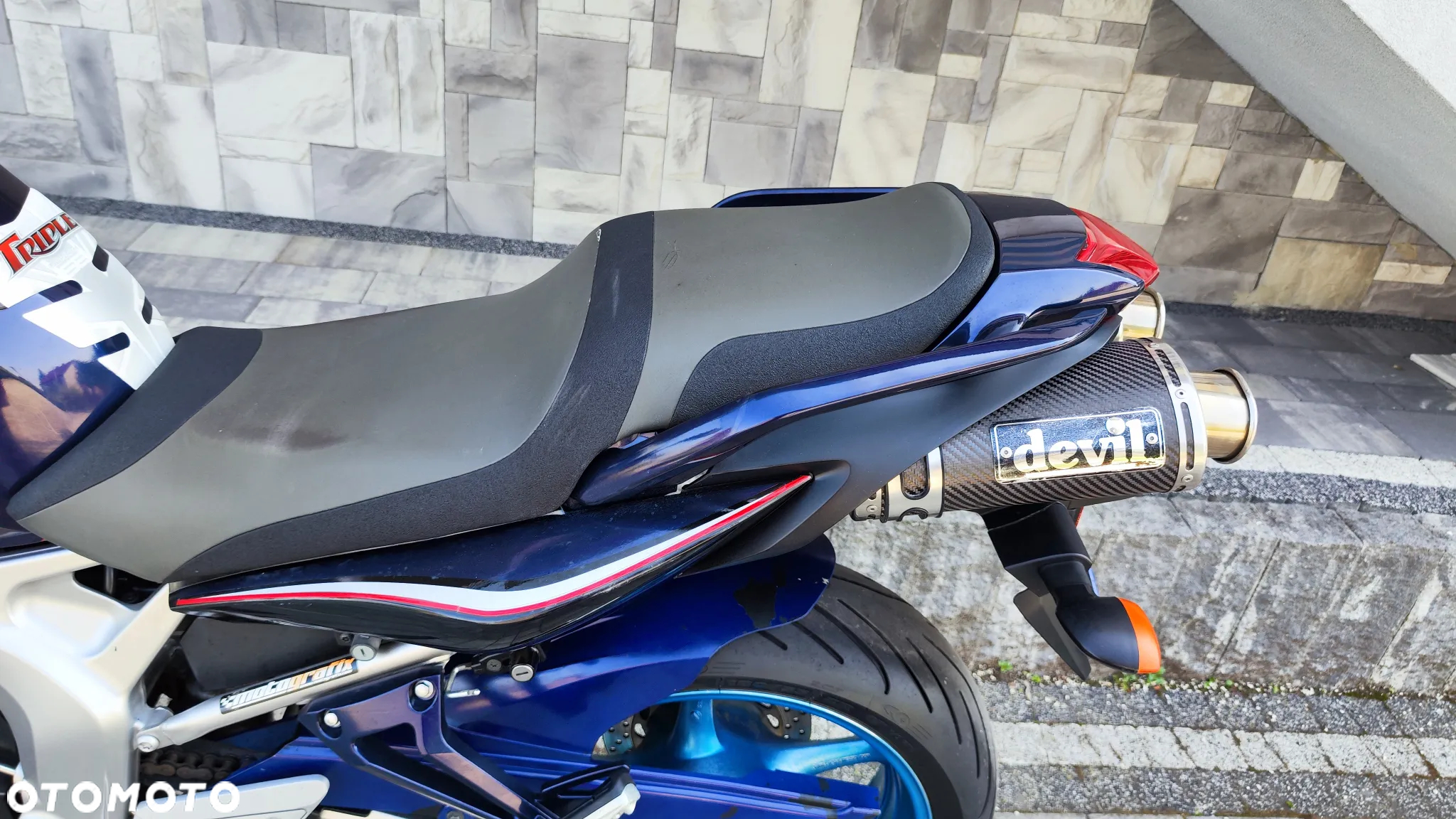 Yamaha FZS - 24
