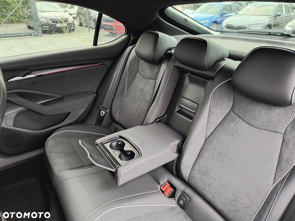 Skoda Superb 2.0 TSI 4x4 Sportline DSG - 16