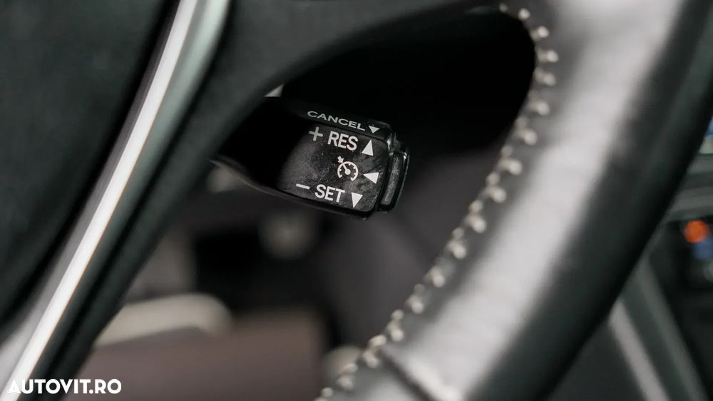 Toyota Auris 1.8 VVT-i Hybrid Automatik Touring Sports Life - 20