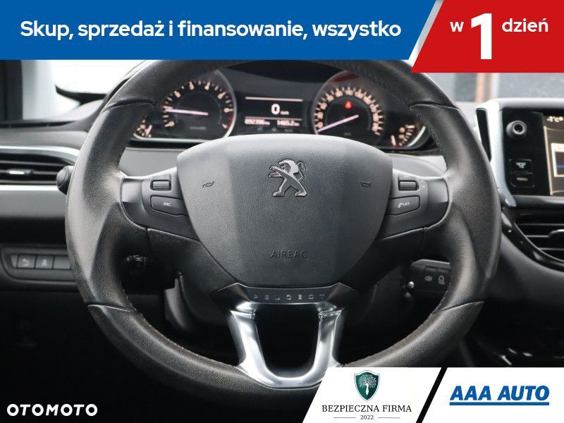 Peugeot 208 - 18