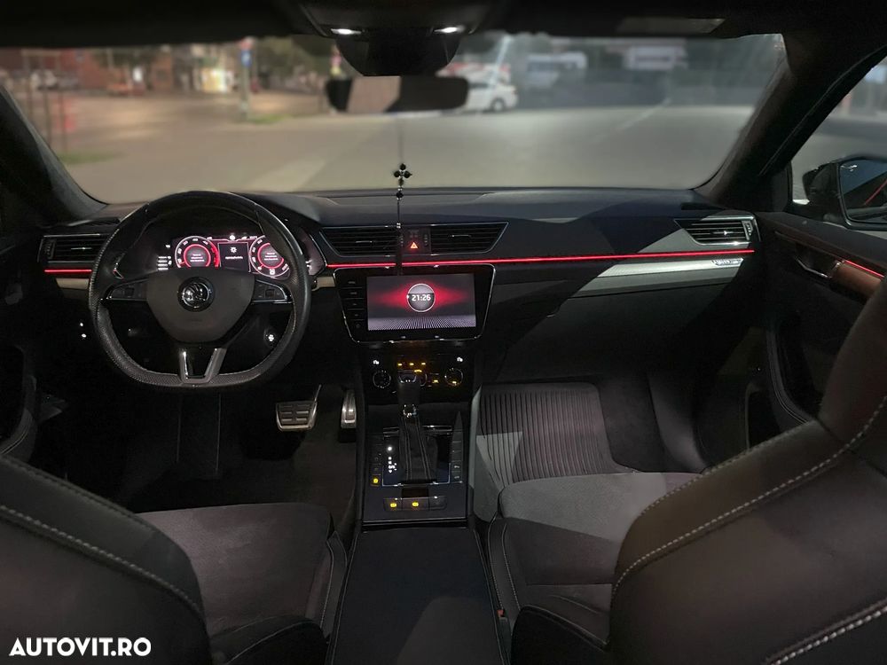 Skoda Superb 2.0 TDI DSG Sportline - 10