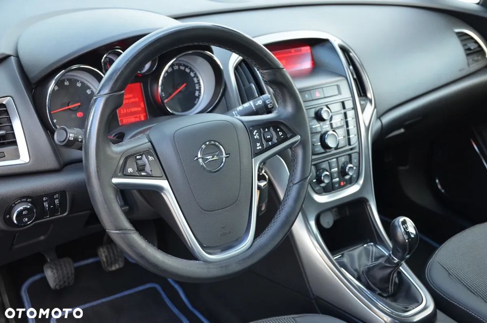 Opel Astra 1.4 T Cosmo - 24