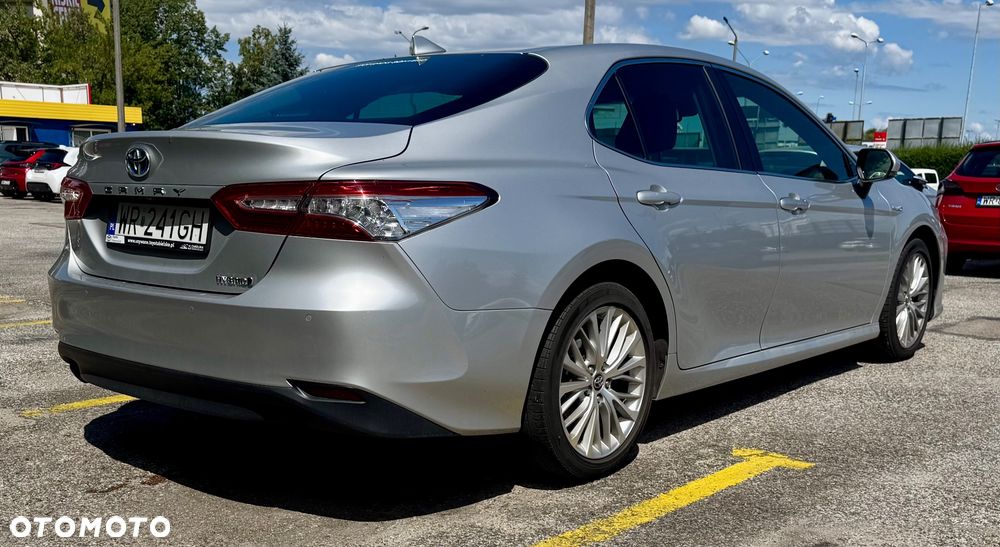 Toyota Camry 2.5 Hybrid Executive CVT - 3