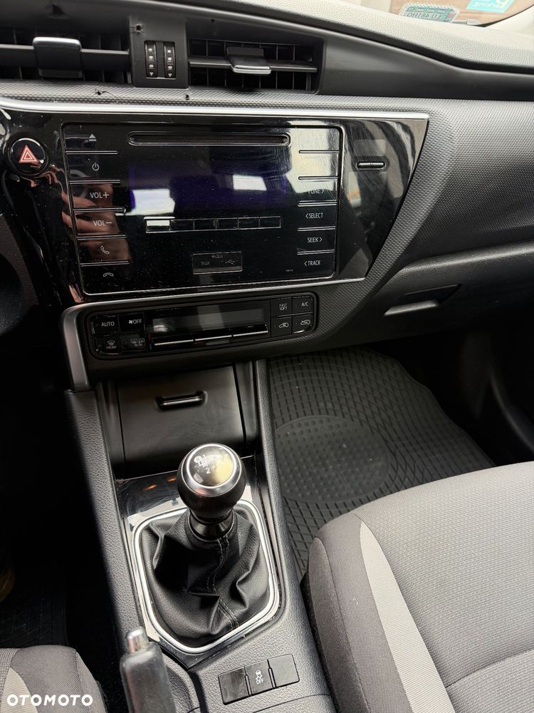 Toyota Auris 1.4 D-4D Active - 14