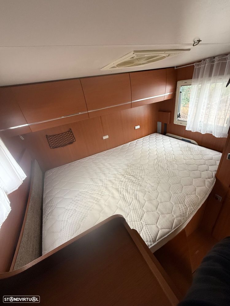 Chausson Welcome Welcome 88 cama transversal em suite - 23