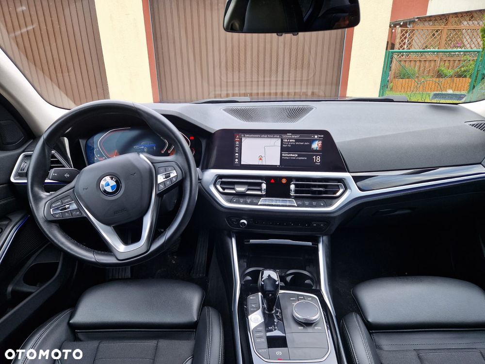 BMW Seria 3 330i Advantage sport - 16