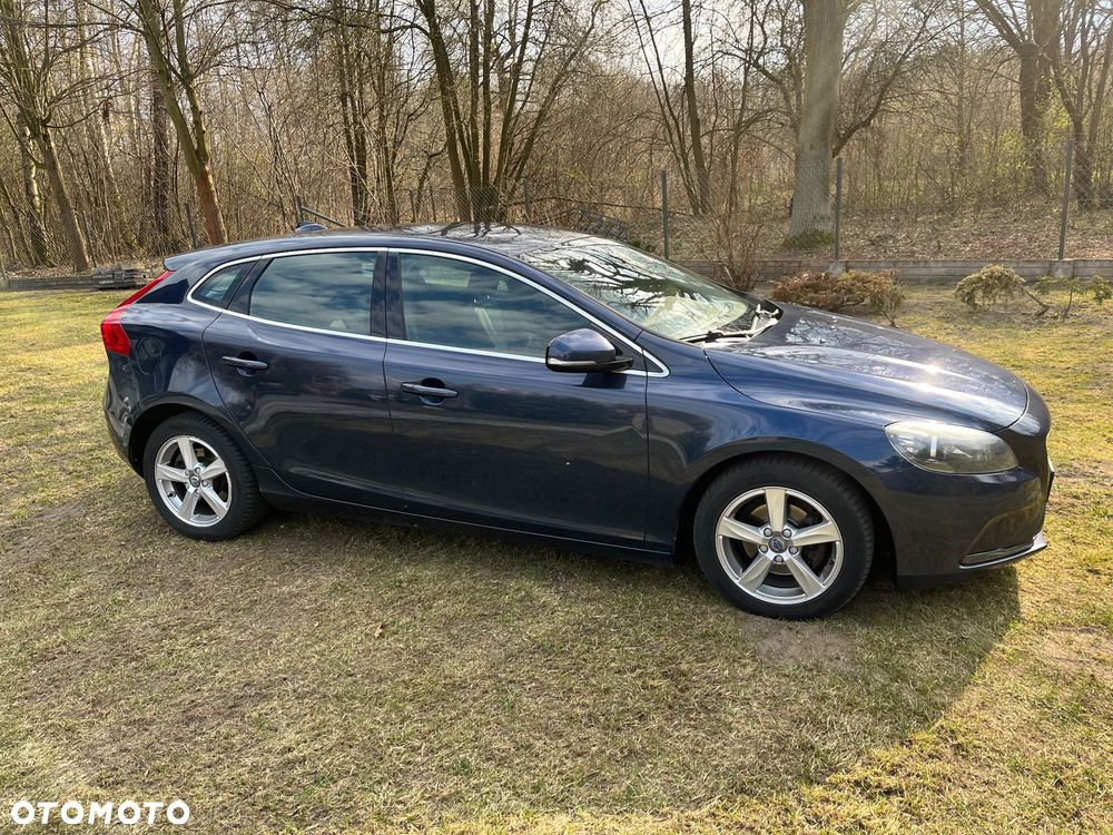 Volvo V40 D2 R-Design - 2