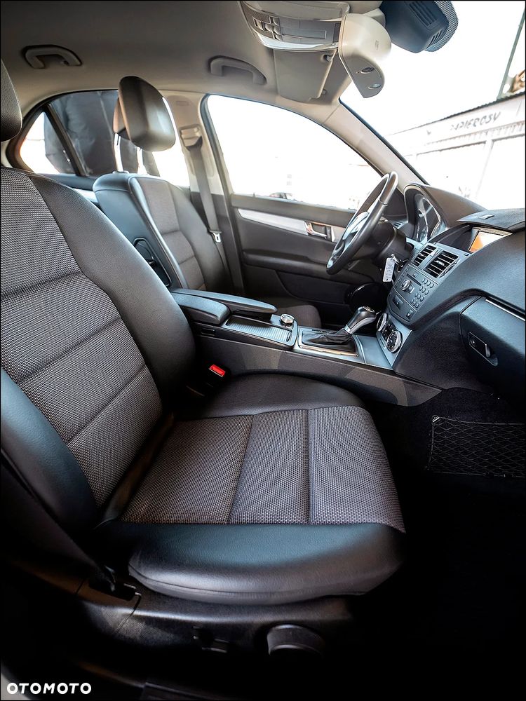 Mercedes-Benz Klasa C 180 BlueEFFICIENCY 7G-TRONIC Avantgarde - 37
