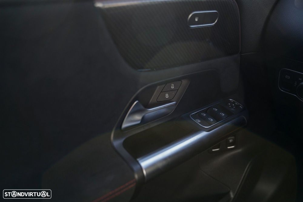 Mercedes-Benz GLA 250 e AMG Line - 17