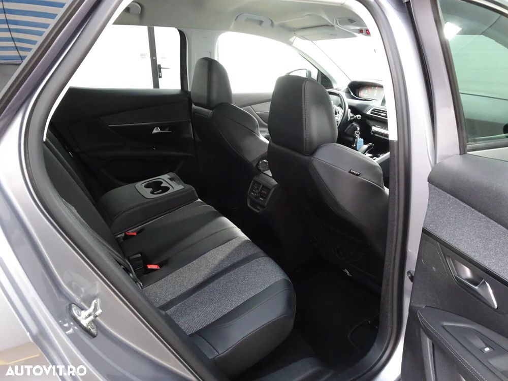 Peugeot 3008 1.2 PureTech Turbo S&S EAT6 GT-Line - 12