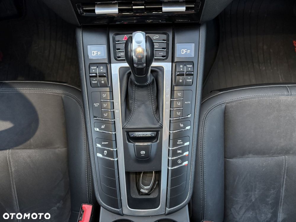 Porsche Macan Standard - 35