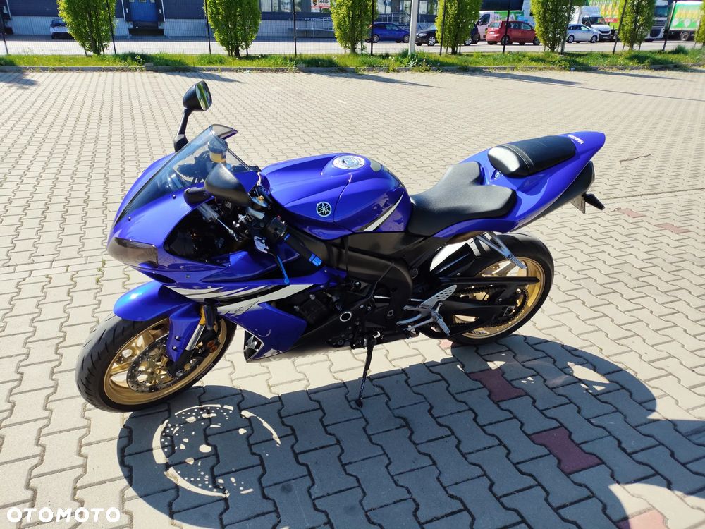 Yamaha R1 - 3