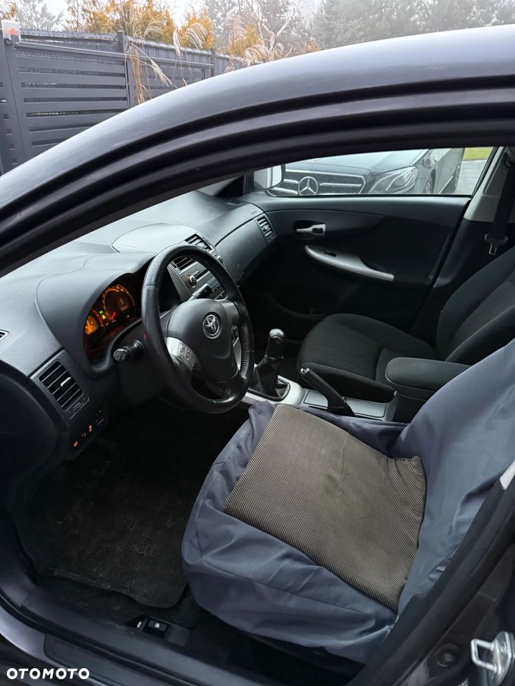 Toyota Corolla 1.6 VVT-i Premium - 11