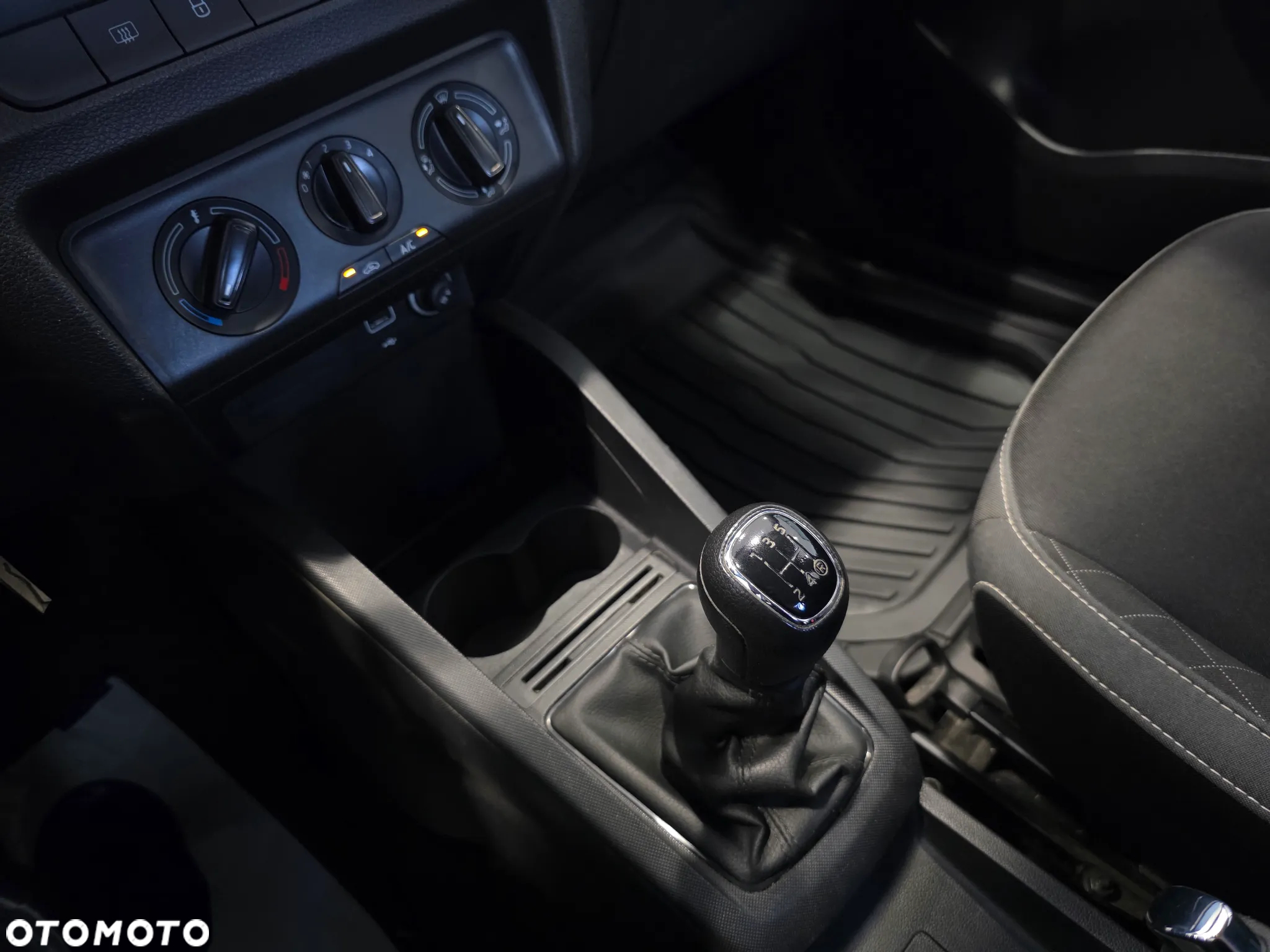 Skoda Fabia 1.0 Ambition - 21