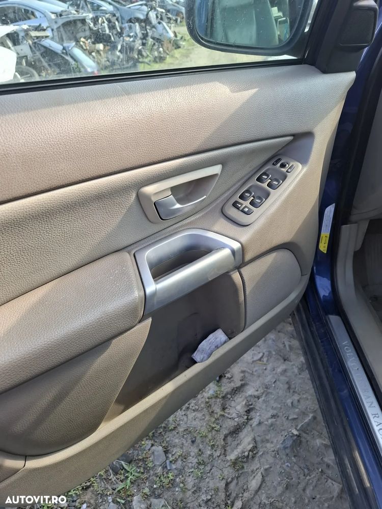 Dezmembrez Volvo XC90 - 7