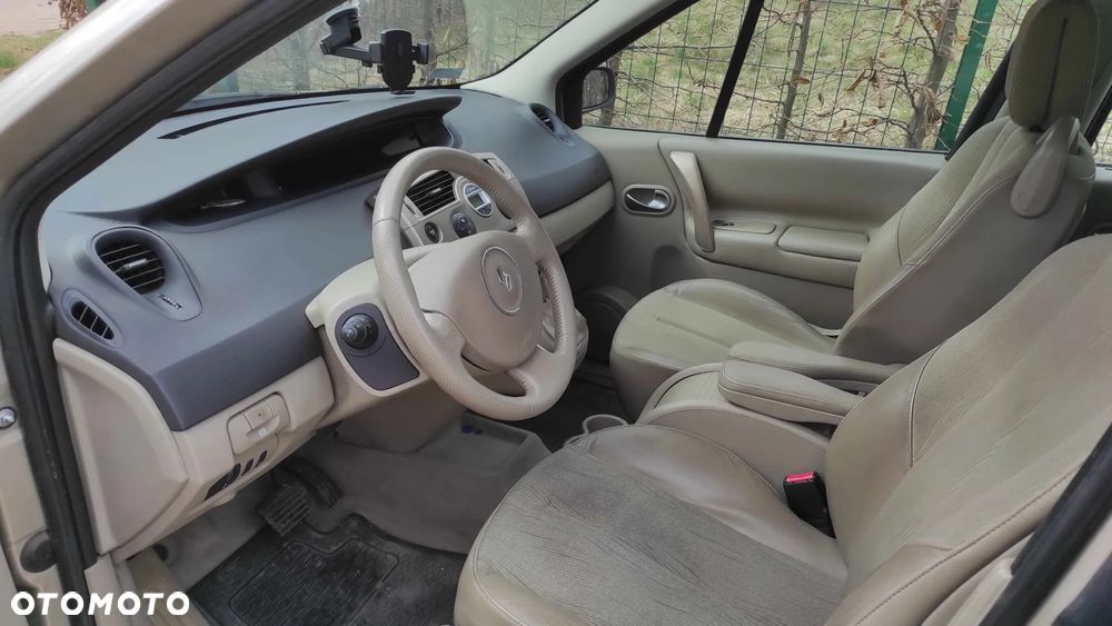 Renault Scenic 2.0 dCi Expression - 10