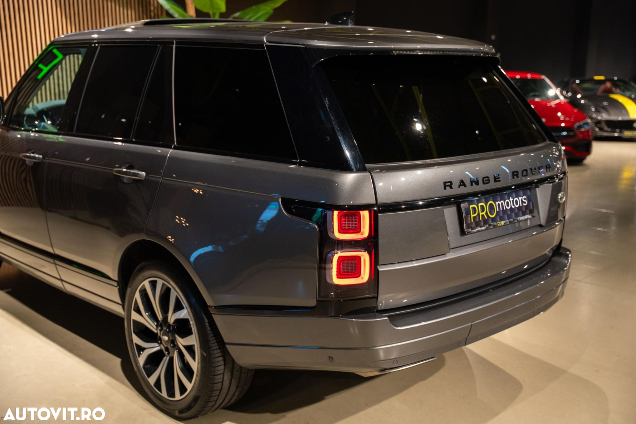 Land Rover Range Rover - 16