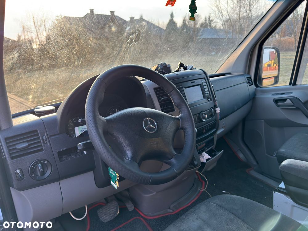 Mercedes-Benz Sprinter 319 - 11