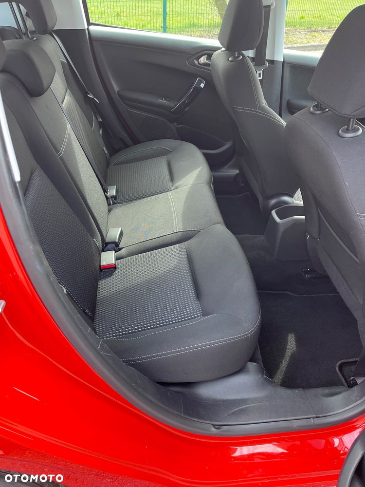 Peugeot 208 1.2 PureTech Allure S&S - 18