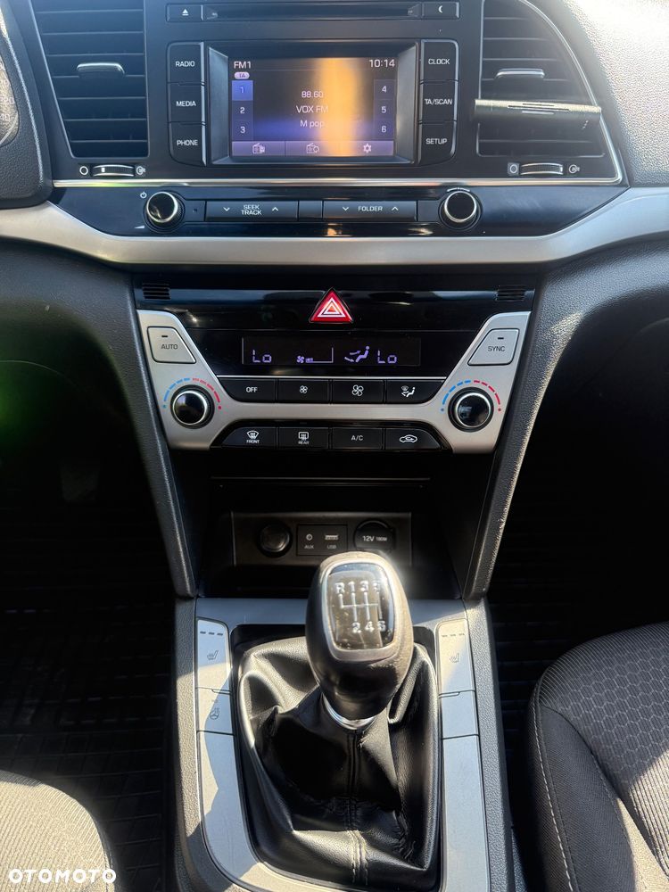 Hyundai Elantra 1.6 Premium - 11