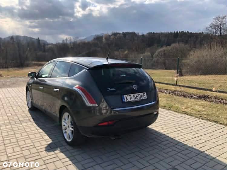 Lancia Delta 1.9 Multijet Twinturbo Executive - 5