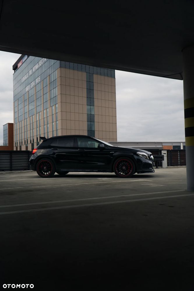 Mercedes-Benz GLA 45 AMG 4-Matic - 14