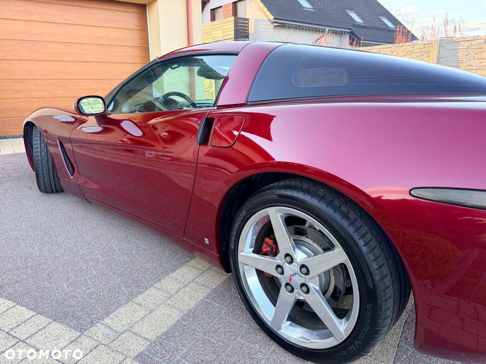 Chevrolet Corvette - 17