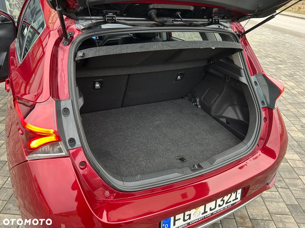 Toyota Auris 1.8 HSD Prestige NAVI - 30