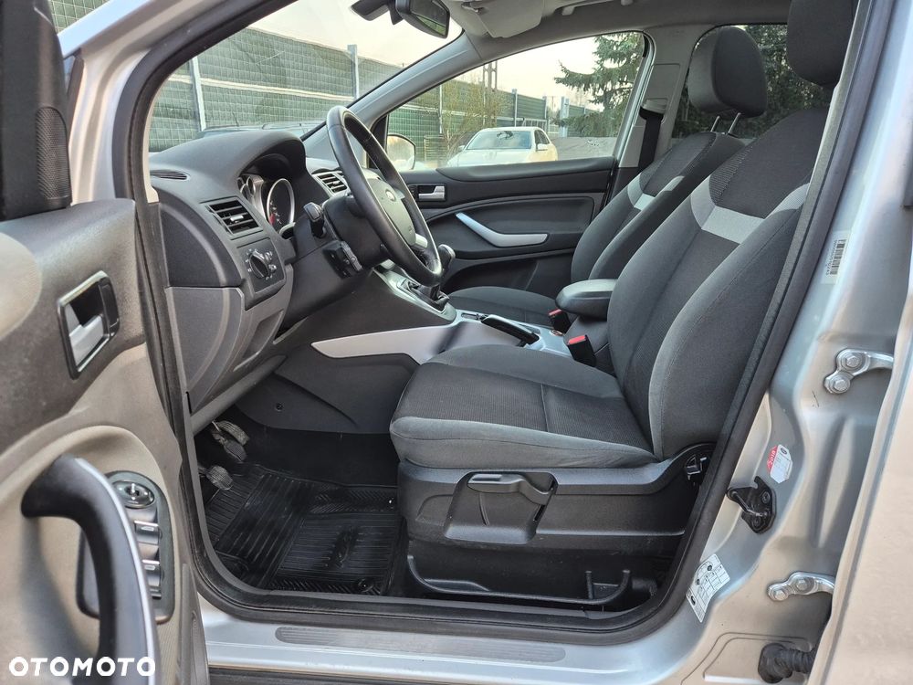 Ford Kuga 2.0 TDCi 2x4 Titanium - 5