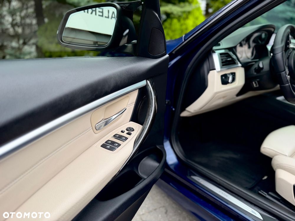 BMW Seria 3 330i - 23