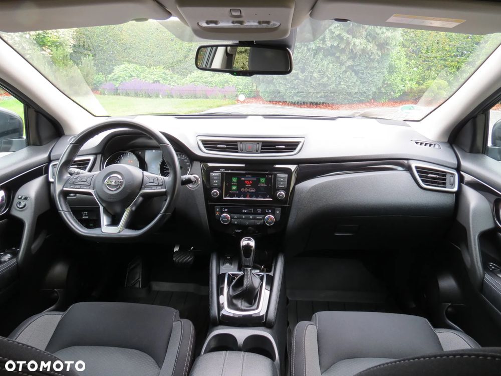 Nissan Qashqai 1.3 DIG-T DCT ZAMA - 22