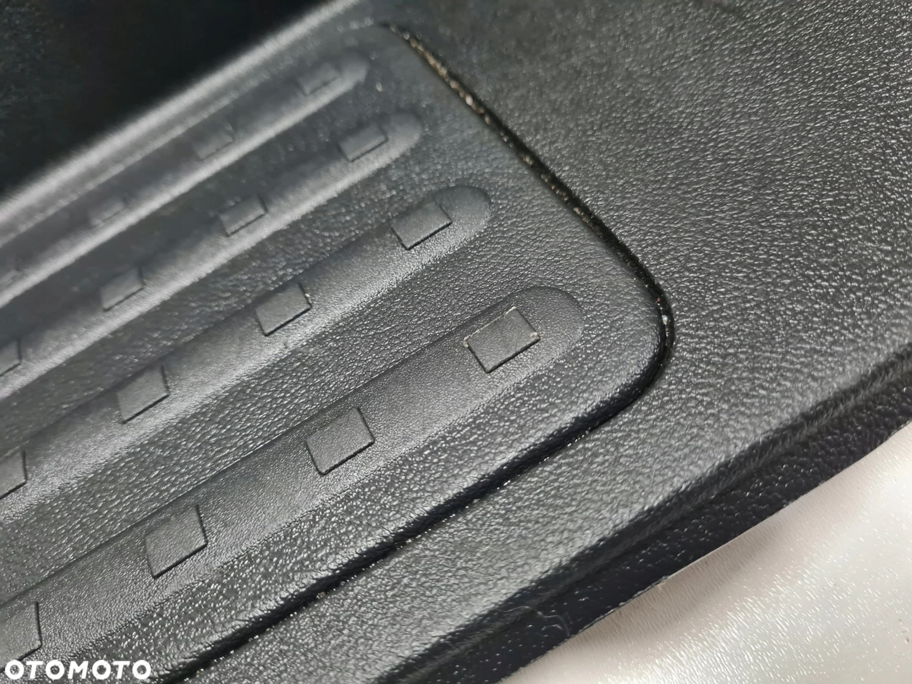 VW T5 CARAVELLE stopień próg drzwi prawy przód 7H5863736 - 2