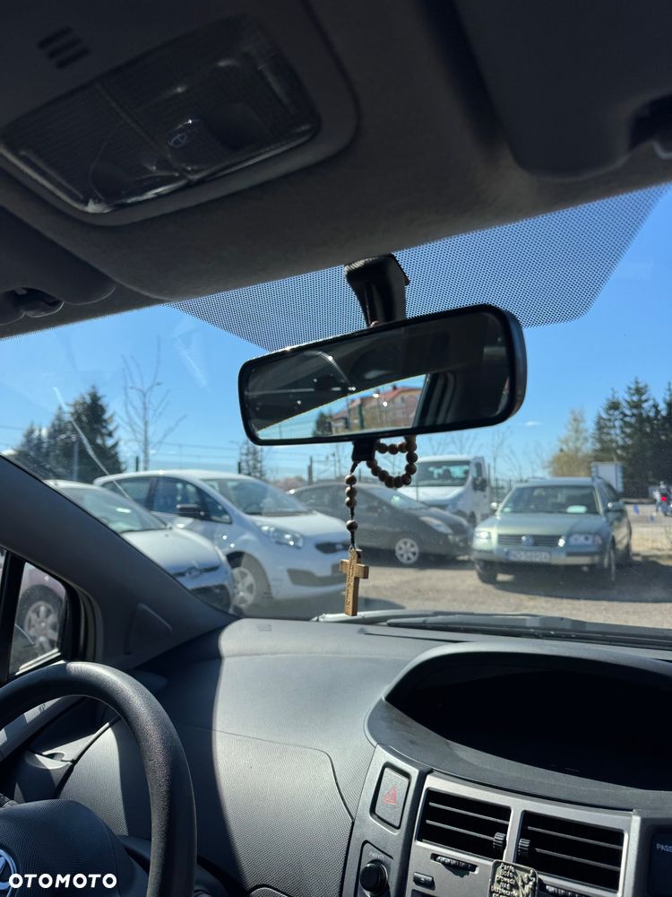 Toyota Yaris 1.0 Luna A/C - 27