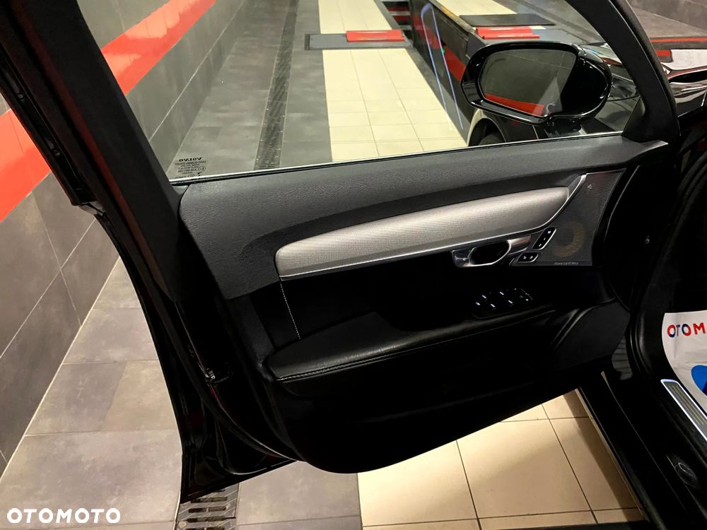 Volvo S90 D5 AWD Momentum - 16