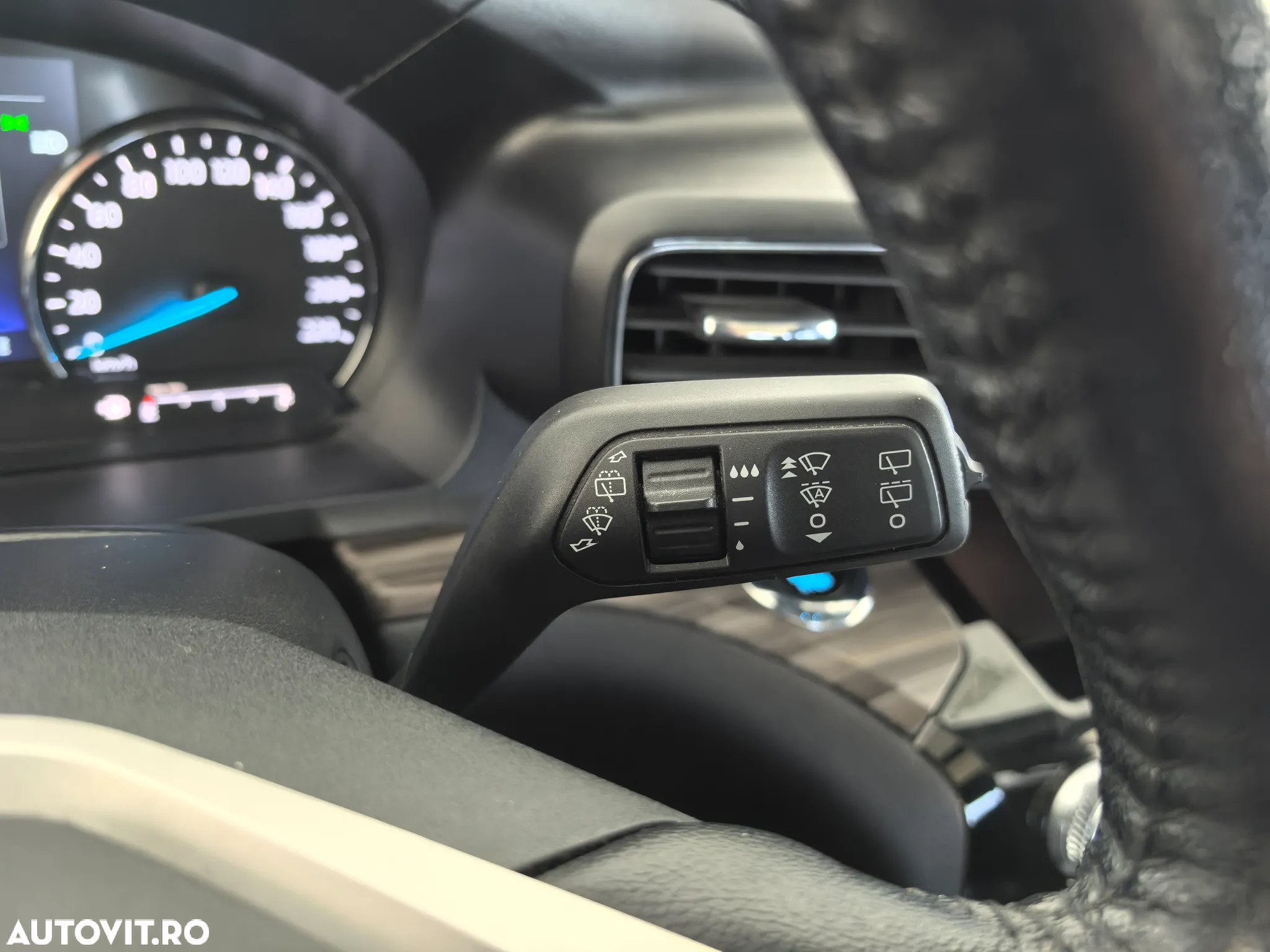 Ford Explorer - 17