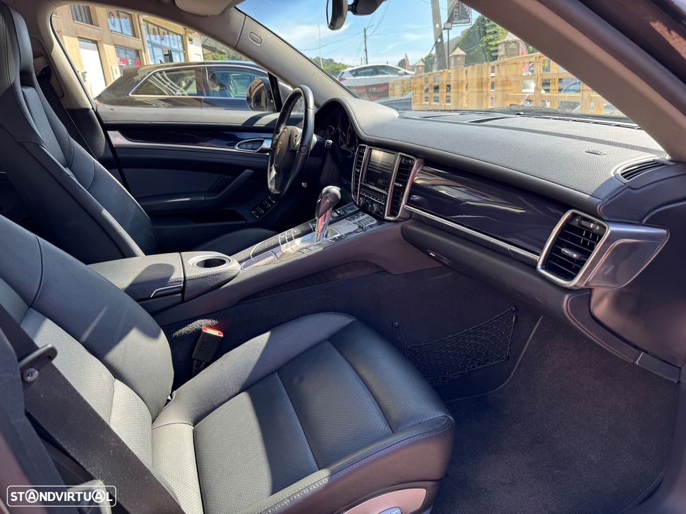 Porsche Panamera Platinum Edition - 23