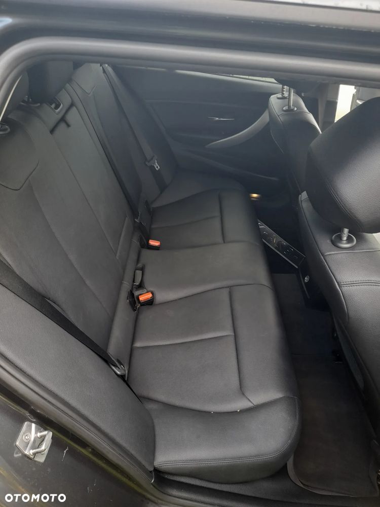 BMW Seria 3 320d Efficient Dynamics - 20