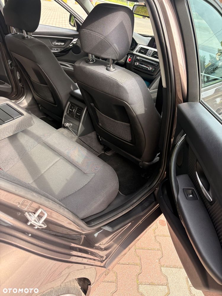 BMW Seria 3 320d - 13