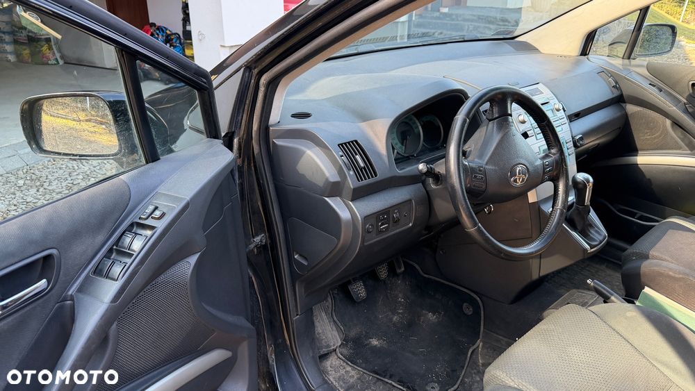 Toyota Corolla Verso 2.2 D-4D Sol + - 7