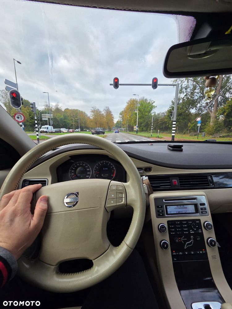 Volvo V70 2.5T Momentum - 12