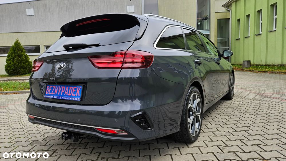 Kia Ceed SW 1.4 T-GDI DCT OPF Platinum Edition - 16