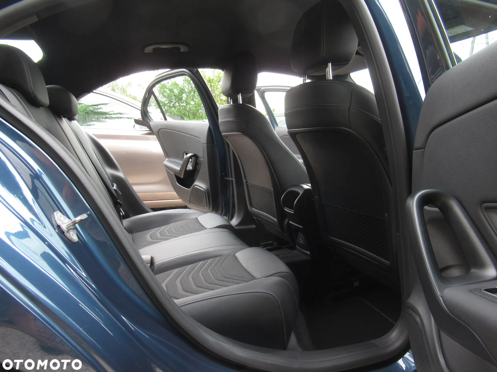 Mercedes-Benz Klasa A 180 7G-DCT - 9