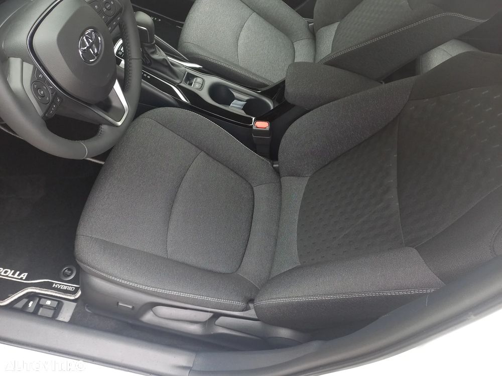 Toyota Corolla Sedan 1.8 HSD Eco - 13