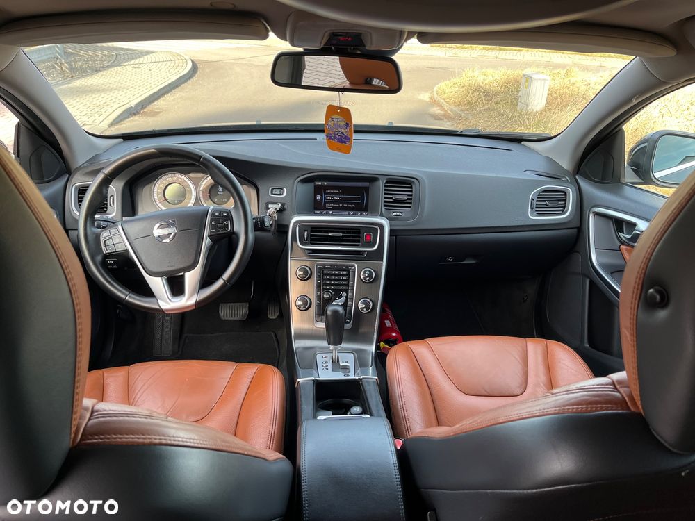 Volvo V60 D3 Geartronic Summum - 17