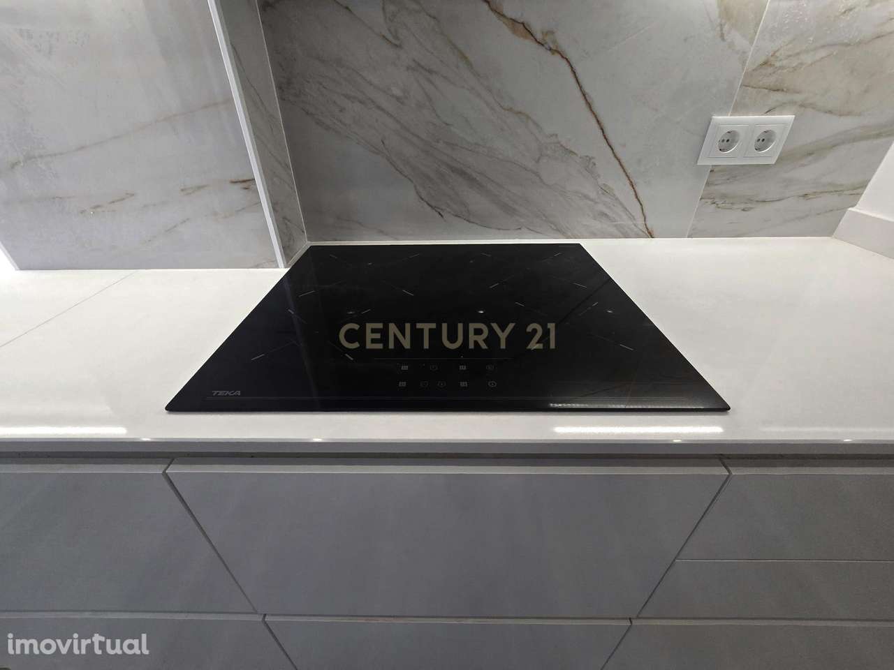 Apartamento T3 renovado com  excelente localização  na Nazaré - Grande imagem: 3/13