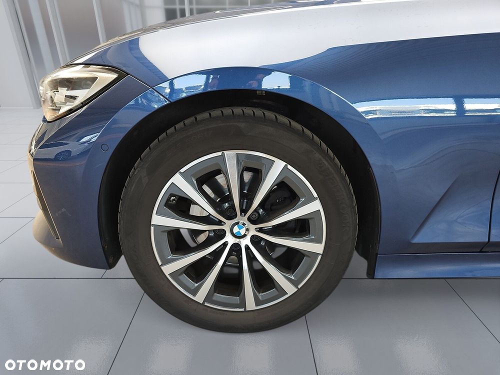 BMW Seria 3 320i Advantage - 28